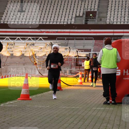 08.12.2024 - St. Pauli X-Mass-Run No. 14 Yannick Fuchs http://msf.ph/oto/7472506 08.12.2024 09:52:09 Ziel 36, 44, 1921, 2763 meine-sportfotos.de