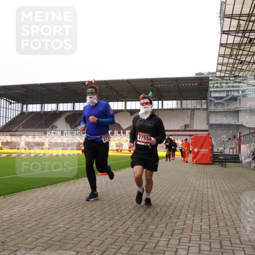 08.12.2024 - St. Pauli X-Mass-Run No. 14 Yannick Fuchs http://msf.ph/oto/7472519 08.12.2024 10:06:48 Ziel 151, 621, 698, 719, 795, 885, 890, 1424, 1786, 1940, 2003, 2062, 2212, 2346, 2751, 2755, 3083, 3259, 3337, 3343 meine-sportfotos.de
