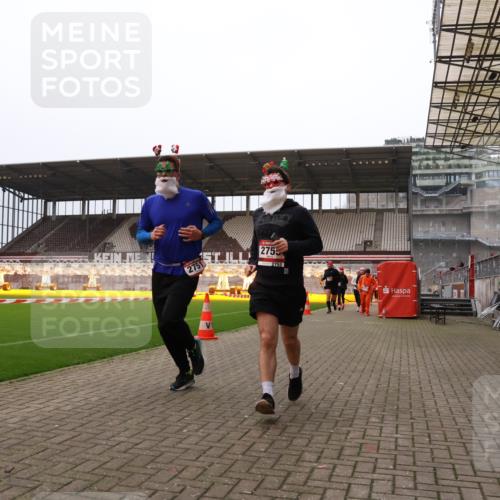 08.12.2024 - St. Pauli X-Mass-Run No. 14 Yannick Fuchs http://msf.ph/oto/7472526 08.12.2024 10:06:48 Ziel 151, 621, 698, 719, 795, 885, 890, 1424, 1786, 1940, 2003, 2062, 2212, 2346, 2751, 2755, 3083, 3259, 3337, 3343 meine-sportfotos.de