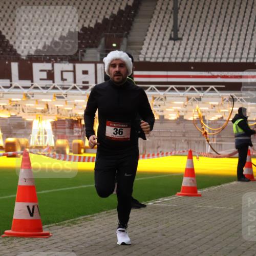 08.12.2024 - St. Pauli X-Mass-Run No. 14 Yannick Fuchs http://msf.ph/oto/7472528 08.12.2024 09:52:11 Ziel 36, 44, 1921 meine-sportfotos.de