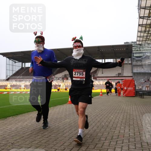 08.12.2024 - St. Pauli X-Mass-Run No. 14 Yannick Fuchs http://msf.ph/oto/7472535 08.12.2024 10:06:48 Ziel 151, 621, 698, 719, 795, 885, 890, 1424, 1786, 1940, 2003, 2062, 2212, 2346, 2751, 2755, 3083, 3259, 3337, 3343 meine-sportfotos.de