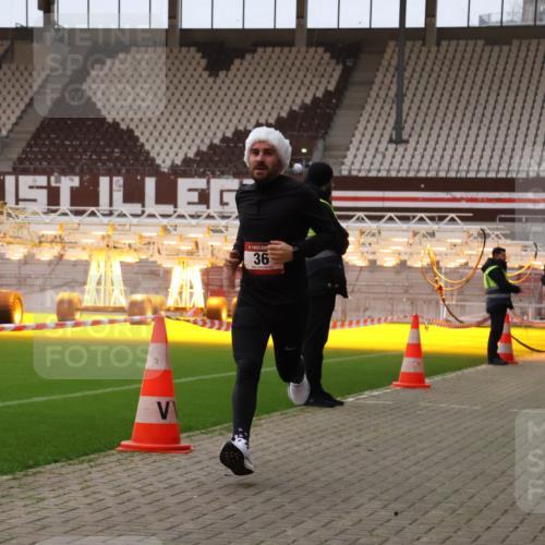 08.12.2024 - St. Pauli X-Mass-Run No. 14 Yannick Fuchs http://msf.ph/oto/7472537 08.12.2024 09:52:12 Ziel 36, 44, 1921 meine-sportfotos.de