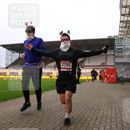 08.12.2024 - St. Pauli X-Mass-Run No. 14 Yannick Fuchs http://msf.ph/oto/7472539 08.12.2024 10:06:48 Ziel 151, 621, 698, 719, 795, 885, 890, 1424, 1786, 1940, 2003, 2062, 2212, 2346, 2751, 2755, 3083, 3259, 3337, 3343 meine-sportfotos.de
