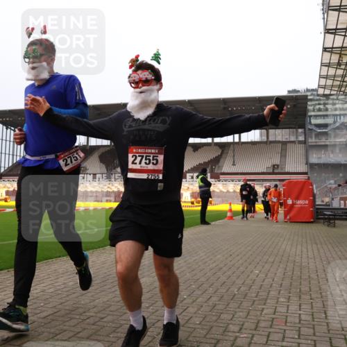 08.12.2024 - St. Pauli X-Mass-Run No. 14 Yannick Fuchs http://msf.ph/oto/7472545 08.12.2024 10:06:48 Ziel 151, 621, 698, 719, 795, 885, 890, 1424, 1786, 1940, 2003, 2062, 2212, 2346, 2751, 2755, 3083, 3259, 3337, 3343 meine-sportfotos.de