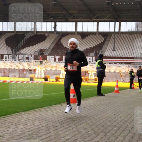08.12.2024 - St. Pauli X-Mass-Run No. 14 Yannick Fuchs http://msf.ph/oto/7472555 08.12.2024 09:52:12 Ziel 36, 44, 1921 meine-sportfotos.de