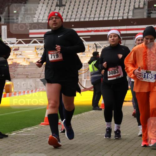 08.12.2024 - St. Pauli X-Mass-Run No. 14 Yannick Fuchs http://msf.ph/oto/7472560 08.12.2024 10:06:51 Ziel 151, 621, 698, 719, 795, 885, 890, 1424, 1786, 1940, 2003, 2062, 2212, 2346, 2751, 2755, 3083, 3337, 3343 meine-sportfotos.de