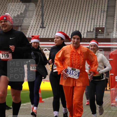 08.12.2024 - St. Pauli X-Mass-Run No. 14 Yannick Fuchs http://msf.ph/oto/7472567 08.12.2024 10:06:52 Ziel 151, 621, 698, 719, 795, 885, 890, 1424, 1786, 1940, 2003, 2062, 2212, 2346, 2751, 2755, 3083, 3337, 3343 meine-sportfotos.de