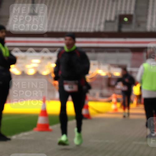 08.12.2024 - St. Pauli X-Mass-Run No. 14 Yannick Fuchs http://msf.ph/oto/7472571 08.12.2024 09:52:15 Ziel 36, 44, 1921, 2832 meine-sportfotos.de