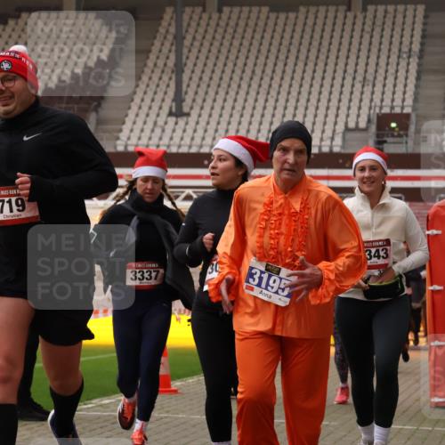 08.12.2024 - St. Pauli X-Mass-Run No. 14 Yannick Fuchs http://msf.ph/oto/7472575 08.12.2024 10:06:53 Ziel 151, 621, 698, 719, 795, 885, 890, 1424, 1786, 1940, 2003, 2062, 2212, 2346, 2751, 2755, 3083, 3337, 3343 meine-sportfotos.de