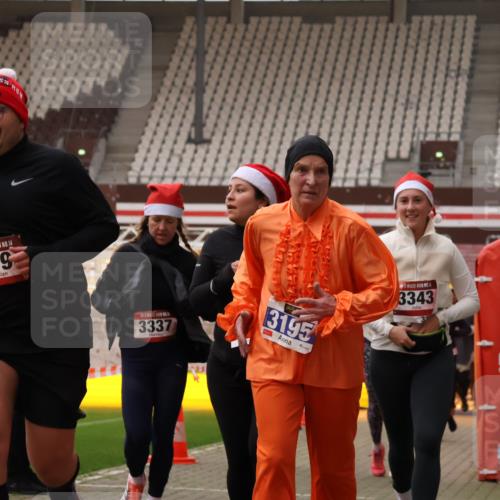 08.12.2024 - St. Pauli X-Mass-Run No. 14 Yannick Fuchs http://msf.ph/oto/7472578 08.12.2024 10:06:53 Ziel 151, 621, 698, 719, 795, 885, 890, 1424, 1786, 1940, 2003, 2062, 2212, 2346, 2751, 2755, 3083, 3337, 3343 meine-sportfotos.de