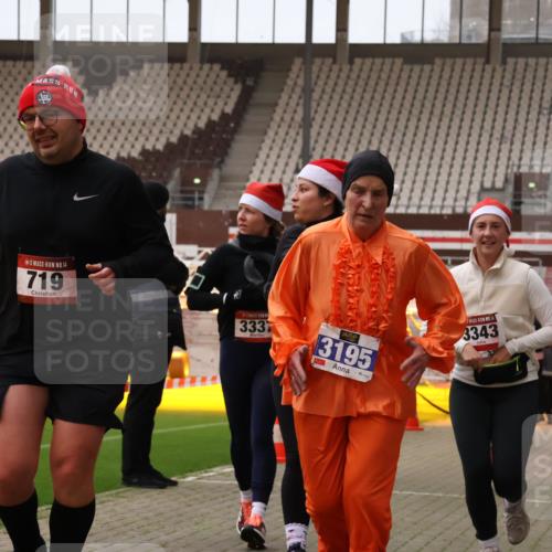 08.12.2024 - St. Pauli X-Mass-Run No. 14 Yannick Fuchs http://msf.ph/oto/7472581 08.12.2024 10:06:53 Ziel 151, 621, 698, 719, 795, 885, 890, 1424, 1786, 1940, 2003, 2062, 2212, 2346, 2751, 2755, 3083, 3337, 3343 meine-sportfotos.de