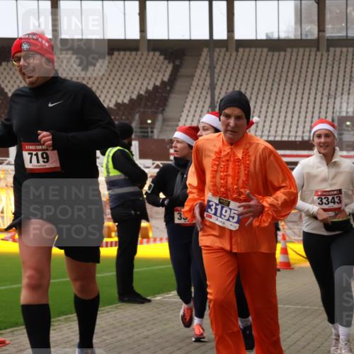 08.12.2024 - St. Pauli X-Mass-Run No. 14 Yannick Fuchs http://msf.ph/oto/7472587 08.12.2024 10:06:53 Ziel 151, 621, 698, 719, 795, 885, 890, 1424, 1786, 1940, 2003, 2062, 2212, 2346, 2751, 2755, 3083, 3337, 3343 meine-sportfotos.de