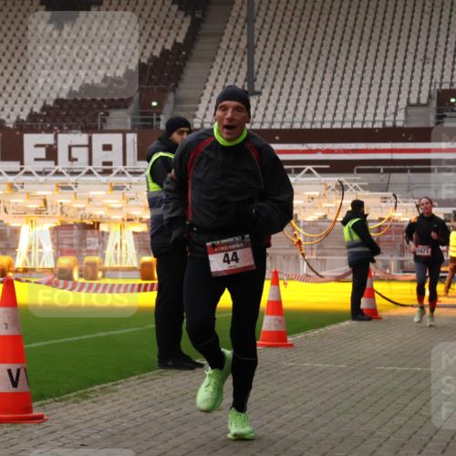 08.12.2024 - St. Pauli X-Mass-Run No. 14 Yannick Fuchs http://msf.ph/oto/7472590 08.12.2024 09:52:16 Ziel 36, 44, 1921, 2832 meine-sportfotos.de