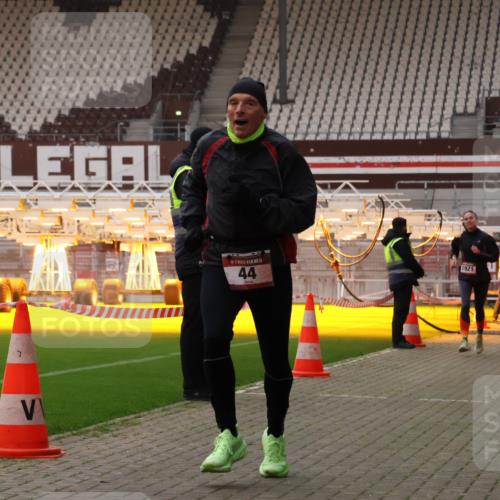 08.12.2024 - St. Pauli X-Mass-Run No. 14 Yannick Fuchs http://msf.ph/oto/7472594 08.12.2024 09:52:16 Ziel 36, 44, 1921, 2832 meine-sportfotos.de