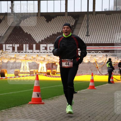 08.12.2024 - St. Pauli X-Mass-Run No. 14 Yannick Fuchs http://msf.ph/oto/7472600 08.12.2024 09:52:16 Ziel 36, 44, 1921, 2832 meine-sportfotos.de