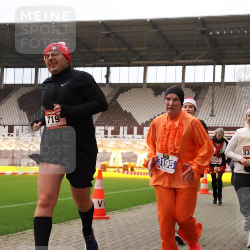 08.12.2024 - St. Pauli X-Mass-Run No. 14 Yannick Fuchs http://msf.ph/oto/7472619 08.12.2024 10:06:54 Ziel 151, 621, 698, 719, 795, 890, 1424, 1786, 1940, 2003, 2062, 2212, 2346, 2751, 2755, 3083, 3337, 3343 meine-sportfotos.de