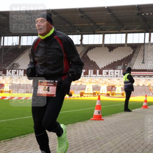 08.12.2024 - St. Pauli X-Mass-Run No. 14 Yannick Fuchs http://msf.ph/oto/7472631 08.12.2024 09:52:18 Ziel 36, 44, 1921, 2832 meine-sportfotos.de