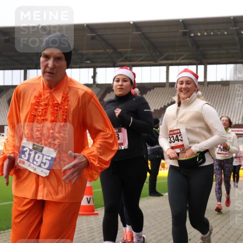 08.12.2024 - St. Pauli X-Mass-Run No. 14 Yannick Fuchs http://msf.ph/oto/7472638 08.12.2024 10:06:55 Ziel 151, 621, 698, 719, 795, 890, 1424, 1786, 1940, 2003, 2062, 2212, 2346, 2751, 2755, 2843, 2888, 3083, 3337, 3343 meine-sportfotos.de