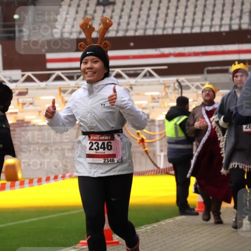 08.12.2024 - St. Pauli X-Mass-Run No. 14 Yannick Fuchs http://msf.ph/oto/7472711 08.12.2024 10:06:59 Ziel 129, 151, 165, 719, 1786, 1940, 2003, 2062, 2099, 2208, 2212, 2346, 2751, 2755, 2843, 2861, 2888, 3083, 3337, 3342, 3343 meine-sportfotos.de