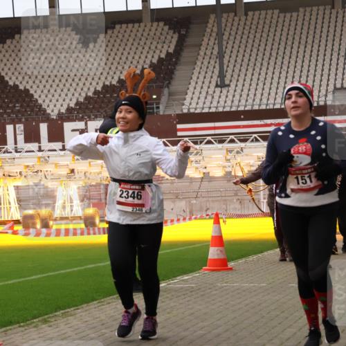 08.12.2024 - St. Pauli X-Mass-Run No. 14 Yannick Fuchs http://msf.ph/oto/7472742 08.12.2024 10:07:00 Ziel 129, 151, 165, 719, 1940, 2003, 2062, 2099, 2208, 2212, 2346, 2755, 2843, 2861, 2888, 3083, 3337, 3338, 3342, 3343 meine-sportfotos.de