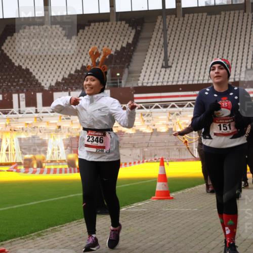 08.12.2024 - St. Pauli X-Mass-Run No. 14 Yannick Fuchs http://msf.ph/oto/7472743 08.12.2024 10:07:00 Ziel 129, 151, 165, 719, 1940, 2003, 2062, 2099, 2208, 2212, 2346, 2755, 2843, 2861, 2888, 3083, 3337, 3338, 3342, 3343 meine-sportfotos.de
