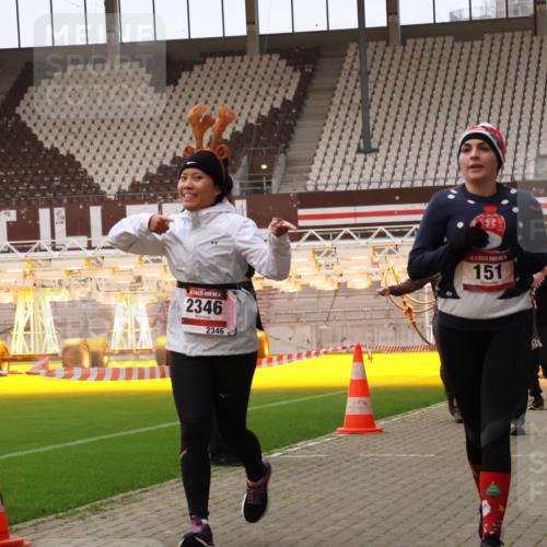 08.12.2024 - St. Pauli X-Mass-Run No. 14 Yannick Fuchs http://msf.ph/oto/7472748 08.12.2024 10:07:00 Ziel 129, 151, 165, 719, 1940, 2003, 2062, 2099, 2208, 2212, 2346, 2755, 2843, 2861, 2888, 3083, 3337, 3338, 3342, 3343 meine-sportfotos.de