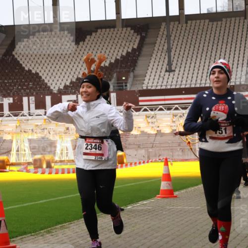 08.12.2024 - St. Pauli X-Mass-Run No. 14 Yannick Fuchs http://msf.ph/oto/7472751 08.12.2024 10:07:00 Ziel 129, 151, 165, 719, 1940, 2003, 2062, 2099, 2208, 2212, 2346, 2755, 2843, 2861, 2888, 3083, 3337, 3338, 3342, 3343 meine-sportfotos.de