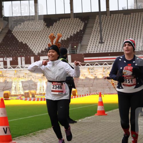 08.12.2024 - St. Pauli X-Mass-Run No. 14 Yannick Fuchs http://msf.ph/oto/7472754 08.12.2024 10:07:00 Ziel 129, 151, 165, 719, 1940, 2003, 2062, 2099, 2208, 2212, 2346, 2755, 2843, 2861, 2888, 3083, 3337, 3338, 3342, 3343 meine-sportfotos.de