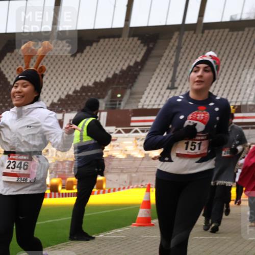 08.12.2024 - St. Pauli X-Mass-Run No. 14 Yannick Fuchs http://msf.ph/oto/7472765 08.12.2024 10:07:01 Ziel 129, 151, 165, 719, 1007, 1720, 1940, 2062, 2099, 2208, 2212, 2346, 2755, 2843, 2861, 2888, 3083, 3337, 3338, 3342, 3343 meine-sportfotos.de