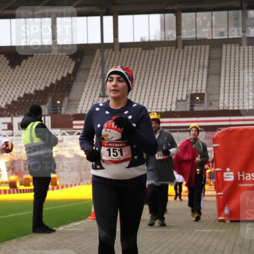 08.12.2024 - St. Pauli X-Mass-Run No. 14 Yannick Fuchs http://msf.ph/oto/7472775 08.12.2024 10:07:01 Ziel 129, 151, 165, 719, 1007, 1720, 1940, 2062, 2099, 2208, 2212, 2346, 2755, 2843, 2861, 2888, 3083, 3337, 3338, 3342, 3343 meine-sportfotos.de