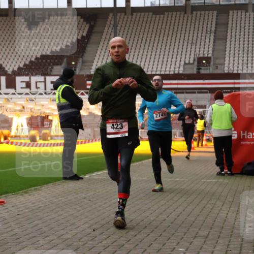 08.12.2024 - St. Pauli X-Mass-Run No. 14 Yannick Fuchs http://msf.ph/oto/7472780 08.12.2024 09:52:37 Ziel 423, 2741, 2832, 3305 meine-sportfotos.de