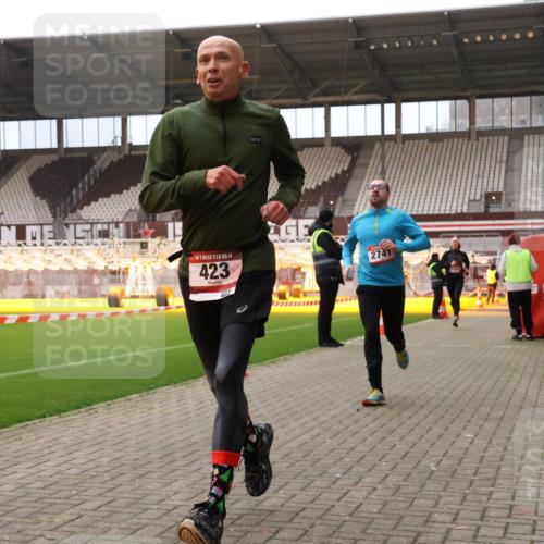 08.12.2024 - St. Pauli X-Mass-Run No. 14 Yannick Fuchs http://msf.ph/oto/7472793 08.12.2024 09:52:39 Ziel 423, 2741, 2832, 3305 meine-sportfotos.de