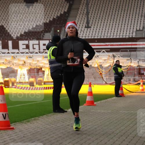 08.12.2024 - St. Pauli X-Mass-Run No. 14 Yannick Fuchs http://msf.ph/oto/7472833 08.12.2024 09:52:42 Ziel 423, 2741, 3305 meine-sportfotos.de