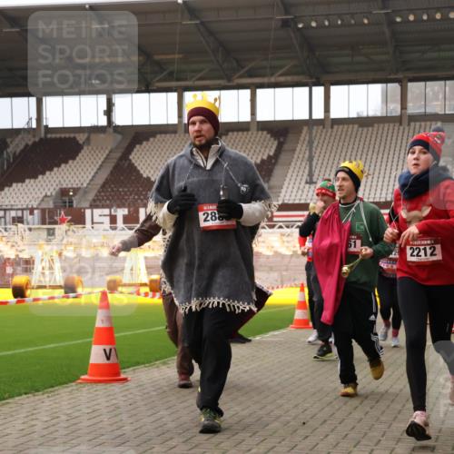 08.12.2024 - St. Pauli X-Mass-Run No. 14 Yannick Fuchs http://msf.ph/oto/7472838 08.12.2024 10:07:05 Ziel 129, 151, 165, 719, 1007, 1426, 1720, 1940, 2062, 2099, 2208, 2212, 2346, 2843, 2861, 2888, 3083, 3153, 3338, 3342, 3343 meine-sportfotos.de