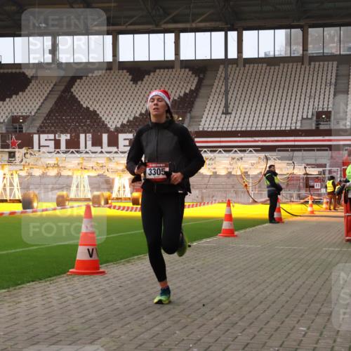 08.12.2024 - St. Pauli X-Mass-Run No. 14 Yannick Fuchs http://msf.ph/oto/7472850 08.12.2024 09:52:42 Ziel 423, 2741, 3305 meine-sportfotos.de