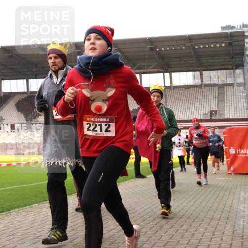 08.12.2024 - St. Pauli X-Mass-Run No. 14 Yannick Fuchs http://msf.ph/oto/7472858 08.12.2024 10:07:06 Ziel 129, 151, 165, 892, 1007, 1426, 1720, 1940, 2062, 2099, 2208, 2212, 2346, 2843, 2861, 2888, 3083, 3153, 3338, 3342, 3343 meine-sportfotos.de