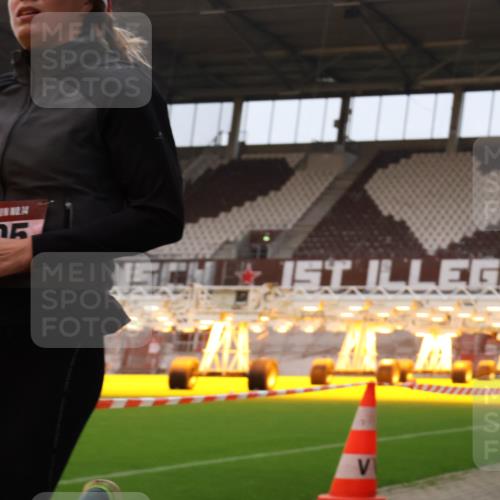 08.12.2024 - St. Pauli X-Mass-Run No. 14 Yannick Fuchs http://msf.ph/oto/7472875 08.12.2024 09:52:44 Ziel 423, 1120, 2741, 3305 meine-sportfotos.de