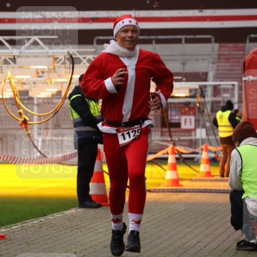 08.12.2024 - St. Pauli X-Mass-Run No. 14 Yannick Fuchs http://msf.ph/oto/7472878 08.12.2024 09:53:00 Ziel 1120 meine-sportfotos.de