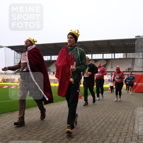 08.12.2024 - St. Pauli X-Mass-Run No. 14 Yannick Fuchs http://msf.ph/oto/7472885 08.12.2024 10:07:07 Ziel 129, 151, 165, 892, 1007, 1426, 1720, 1940, 2062, 2099, 2208, 2212, 2346, 2843, 2861, 2888, 3083, 3153, 3338, 3342, 3343 meine-sportfotos.de