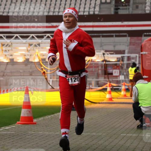 08.12.2024 - St. Pauli X-Mass-Run No. 14 Yannick Fuchs http://msf.ph/oto/7472897 08.12.2024 09:53:01 Ziel 1120 meine-sportfotos.de
