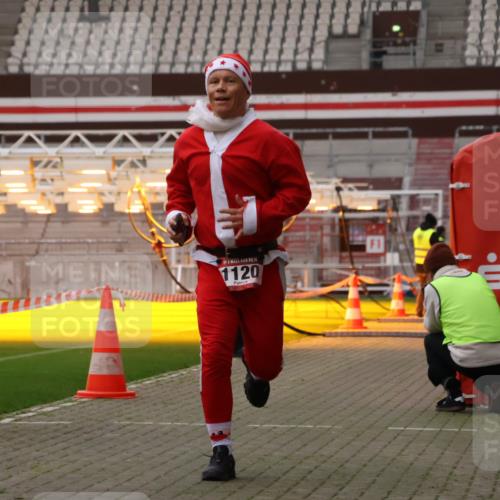 08.12.2024 - St. Pauli X-Mass-Run No. 14 Yannick Fuchs http://msf.ph/oto/7472901 08.12.2024 09:53:01 Ziel 1120 meine-sportfotos.de