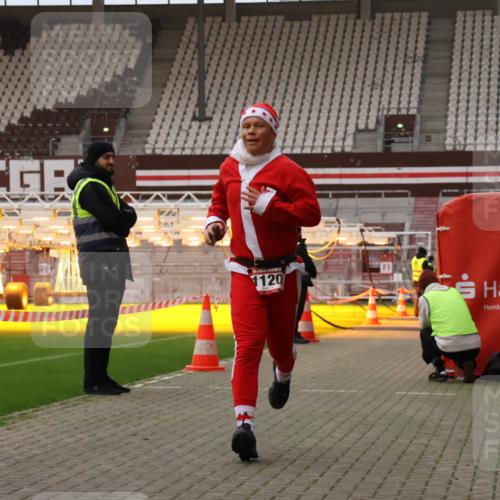 08.12.2024 - St. Pauli X-Mass-Run No. 14 Yannick Fuchs http://msf.ph/oto/7472903 08.12.2024 09:53:01 Ziel 1120 meine-sportfotos.de