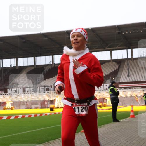 08.12.2024 - St. Pauli X-Mass-Run No. 14 Yannick Fuchs http://msf.ph/oto/7472972 08.12.2024 09:53:03 Ziel 1120 meine-sportfotos.de