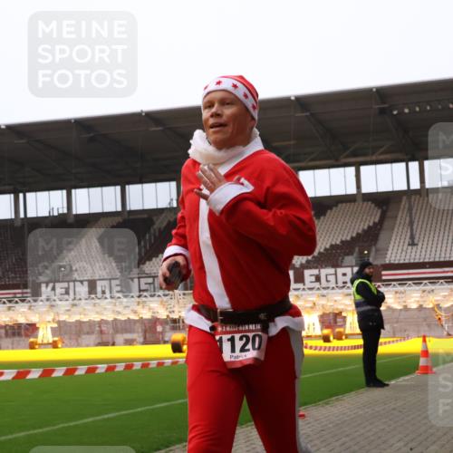 08.12.2024 - St. Pauli X-Mass-Run No. 14 Yannick Fuchs http://msf.ph/oto/7472975 08.12.2024 09:53:03 Ziel 1120 meine-sportfotos.de