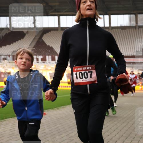 08.12.2024 - St. Pauli X-Mass-Run No. 14 Yannick Fuchs http://msf.ph/oto/7472977 08.12.2024 10:07:13 Ziel 129, 151, 165, 892, 1007, 1124, 1426, 1720, 2099, 2208, 2212, 2843, 2861, 2888, 3153, 3338, 3342 meine-sportfotos.de