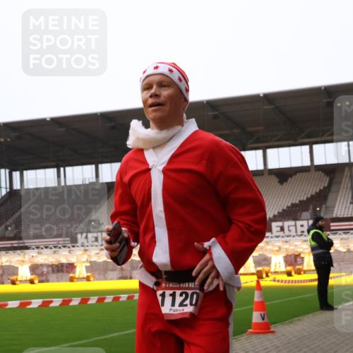 08.12.2024 - St. Pauli X-Mass-Run No. 14 Yannick Fuchs http://msf.ph/oto/7472981 08.12.2024 09:53:03 Ziel 1120 meine-sportfotos.de