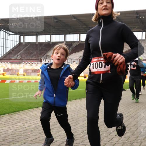 08.12.2024 - St. Pauli X-Mass-Run No. 14 Yannick Fuchs http://msf.ph/oto/7472983 08.12.2024 10:07:13 Ziel 129, 151, 165, 892, 1007, 1124, 1426, 1720, 2099, 2208, 2212, 2843, 2861, 2888, 3153, 3338, 3342 meine-sportfotos.de