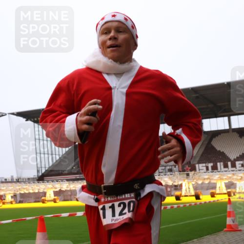 08.12.2024 - St. Pauli X-Mass-Run No. 14 Yannick Fuchs http://msf.ph/oto/7472991 08.12.2024 09:53:04 Ziel 1120 meine-sportfotos.de