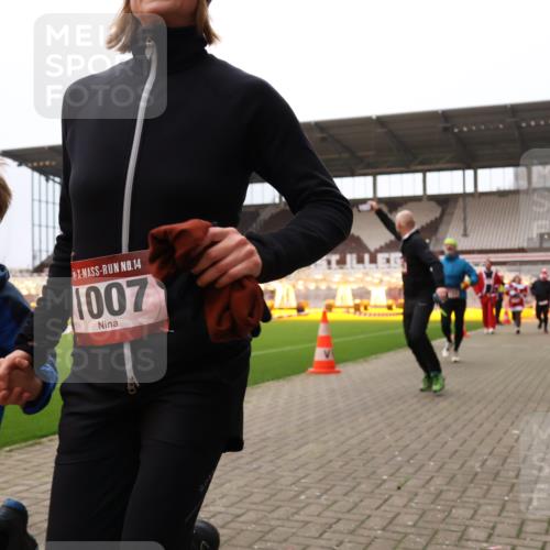 08.12.2024 - St. Pauli X-Mass-Run No. 14 Yannick Fuchs http://msf.ph/oto/7472994 08.12.2024 10:07:14 Ziel 129, 165, 892, 1007, 1124, 1426, 1720, 2099, 2208, 2843, 2861, 2888, 3153, 3338, 3342 meine-sportfotos.de