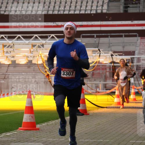 08.12.2024 - St. Pauli X-Mass-Run No. 14 Yannick Fuchs http://msf.ph/oto/7472999 08.12.2024 09:53:21 Ziel 183, 859, 2084, 3023, 3307 meine-sportfotos.de